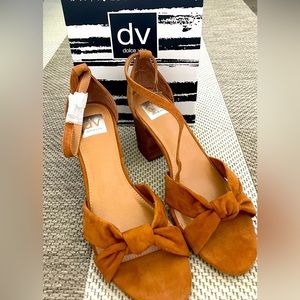 NWT Women’s  Leather Dolce Vita Sandals